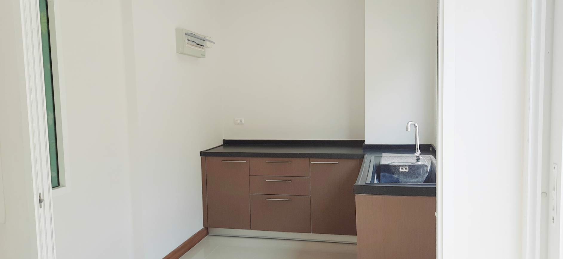 ขายถูกที่สุดในโครงการ-the-trust-ทาวน์โฮม-3-ชั้น-เกษตร-นวมินทร์-นวลจันทร์-ตกแต่งใหม่-พร้อมเข้าอยู