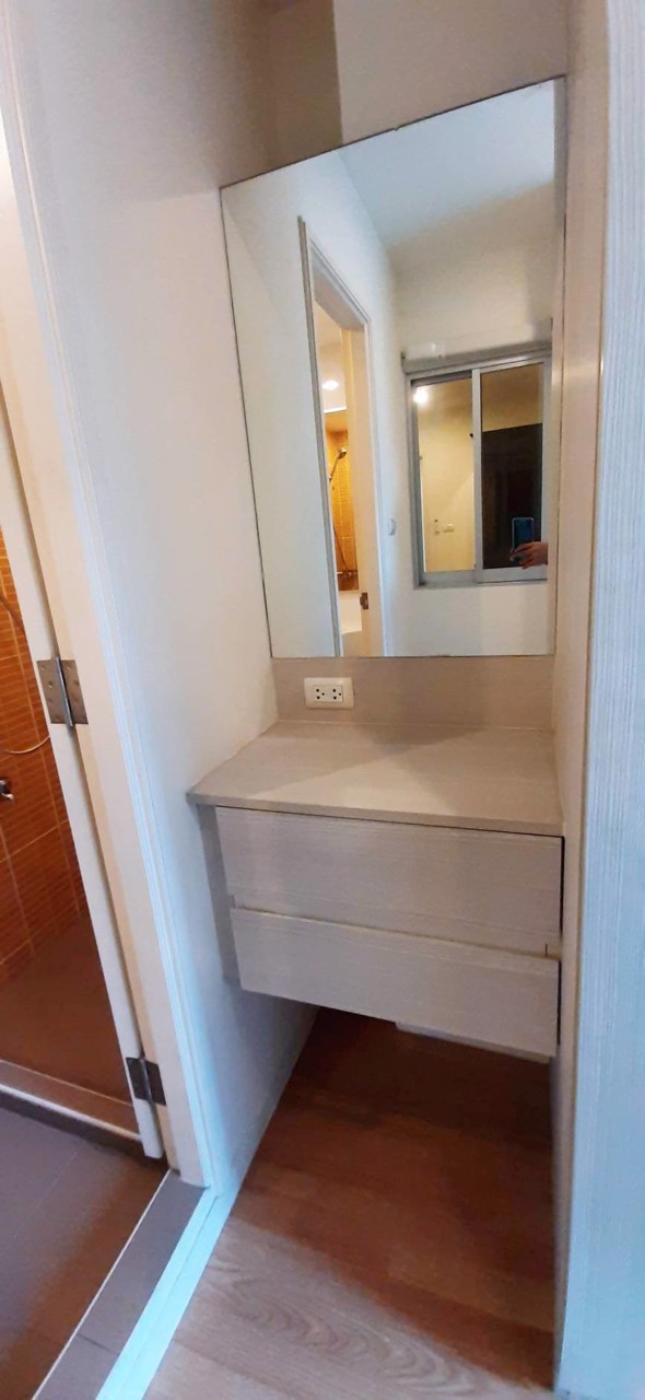 ขายคอนโดลุมพินี-วิลล์-รามคำแหง60-2-45-ตรม-ตกแต่งใหม่-เฟอร์นิเจอร์-build-in-ทั้งห้อง