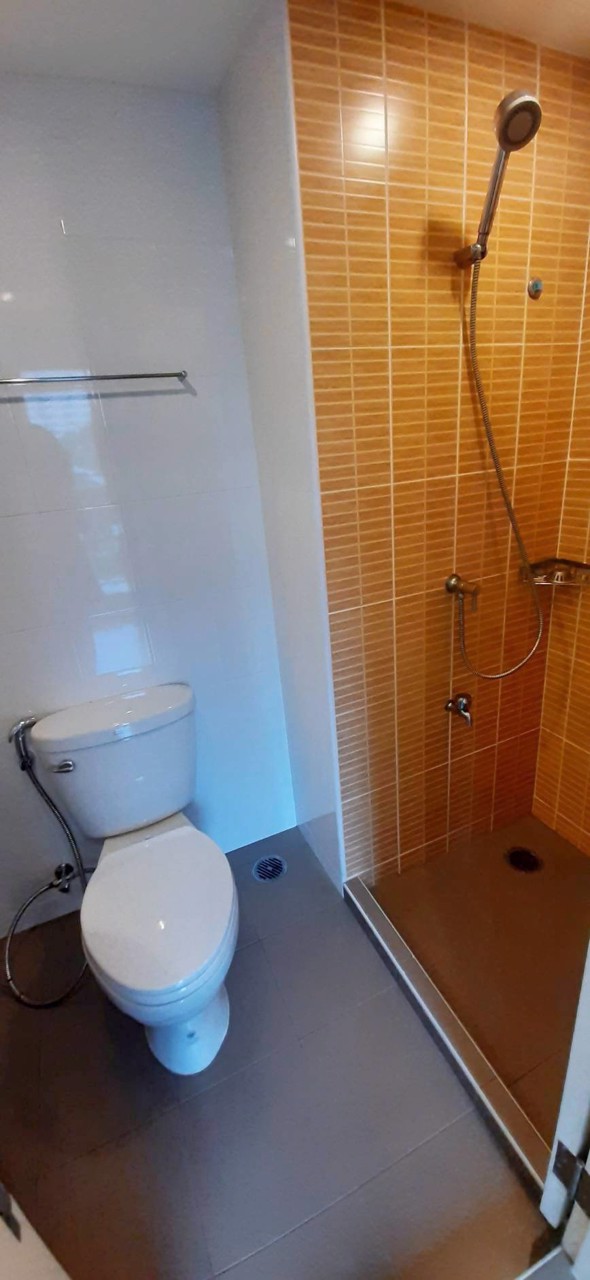 ขายคอนโดลุมพินี-วิลล์-รามคำแหง60-2-45-ตรม-ตกแต่งใหม่-เฟอร์นิเจอร์-build-in-ทั้งห้อง