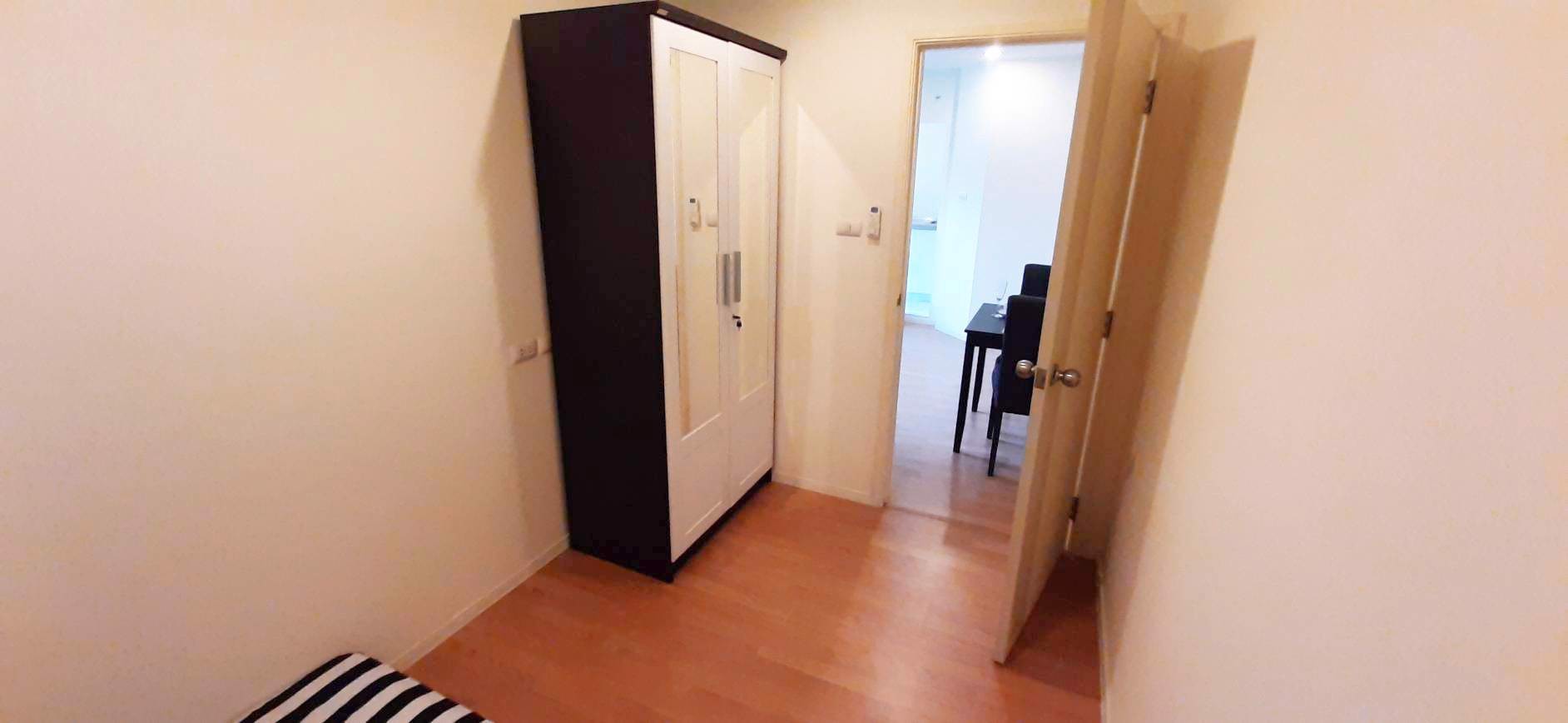 ขายคอนโดลุมพินี-วิลล์-รามคำแหง60-2-45-ตรม-ตกแต่งใหม่-เฟอร์นิเจอร์-build-in-ทั้งห้อง