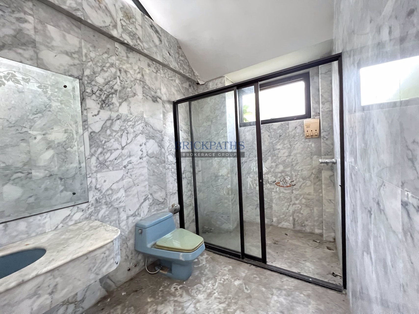 ขายบ้านเดี่ยว-สไตล์โมเดิรน์-สูงสามชั้น-เอกมัย-22