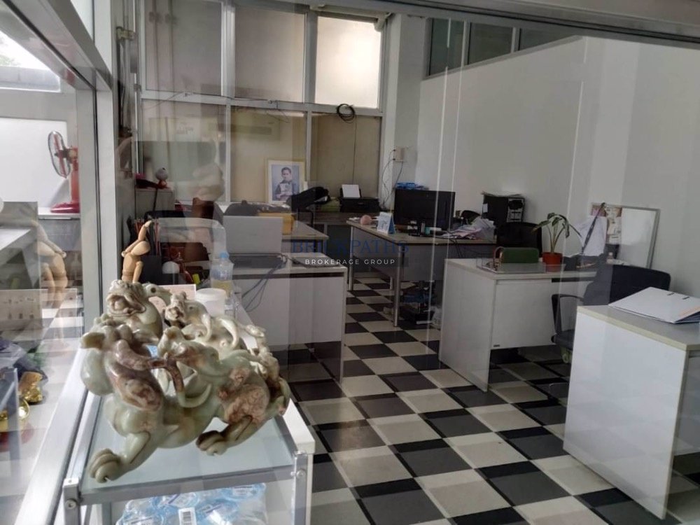 ขายอาคารสำนักงานดัดแปลงเป็นที่อยู่อาศัยหรือโฮมออฟฟิศได้-ถนนสุขุมวิท-71-ซอยปรีดีพนมยงค์-14-bts-พระโขน