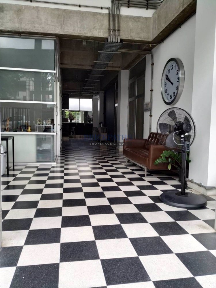 ขายอาคารสำนักงานดัดแปลงเป็นที่อยู่อาศัยหรือโฮมออฟฟิศได้-ถนนสุขุมวิท-71-ซอยปรีดีพนมยงค์-14-bts-พระโขน