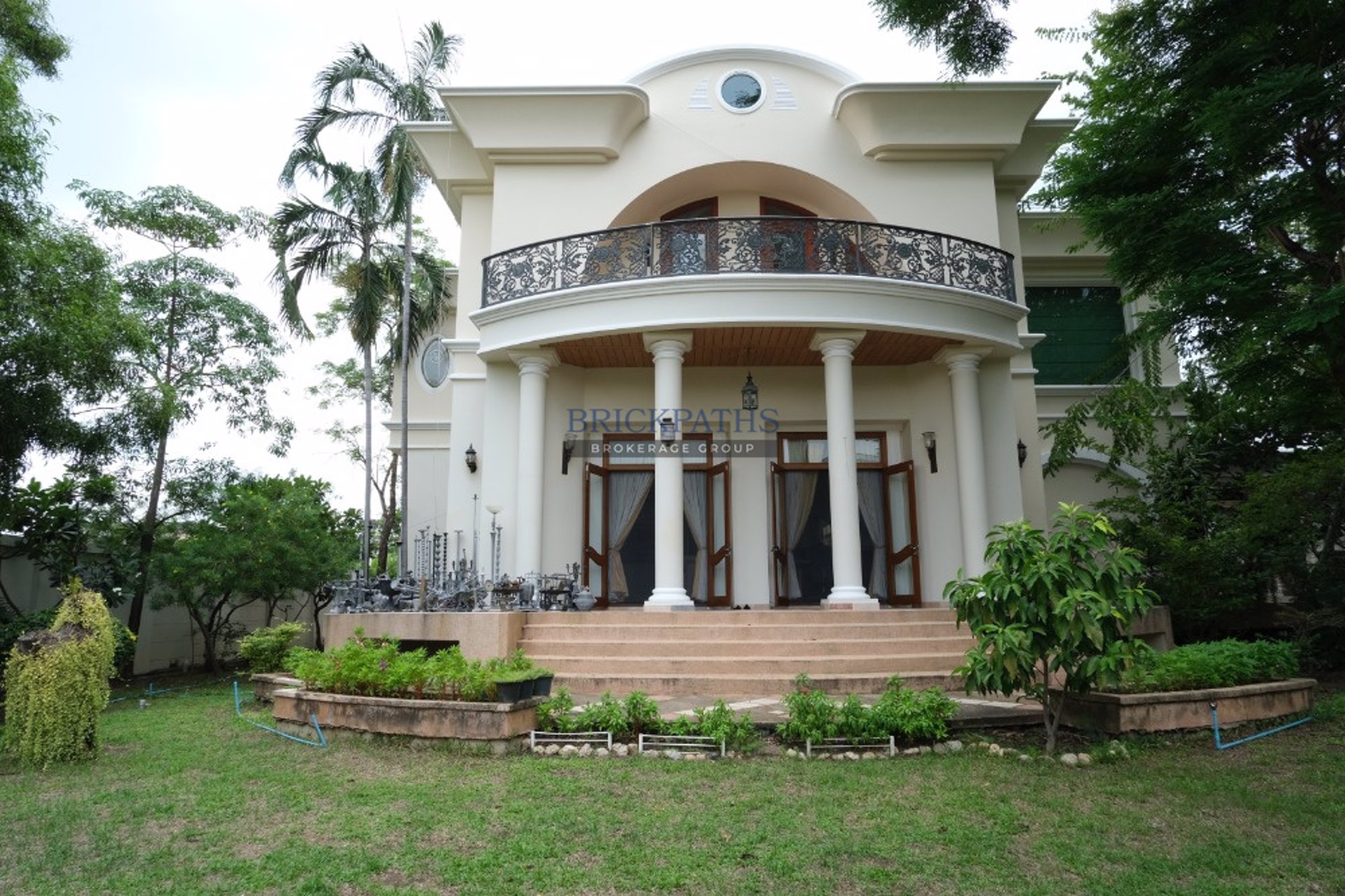 ขายคฤหาสน์-พร้อมบ้านรับรองสองหลัง-บนเนื้อที่-2-ไร่-ย่านพัฒนาการ-30