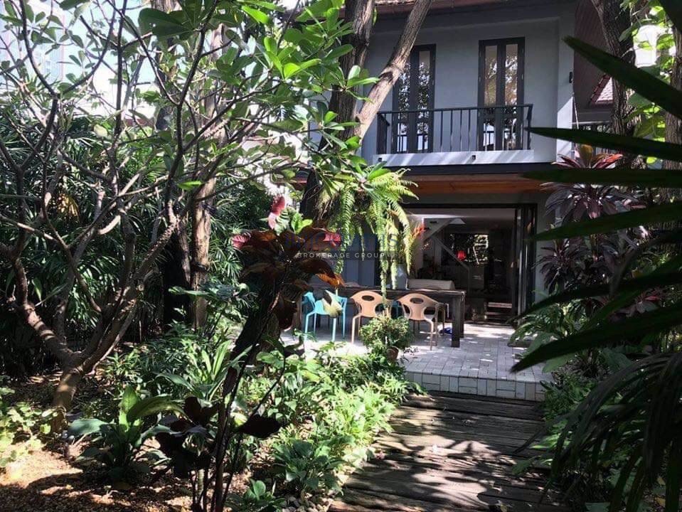 ขาย-บ้านเดี่ยว-2-ชั้น-มีความเป็นส่วนตัว-ย่านพร้อมพงษ์-ทำเลใจกลางสุขุมวิท