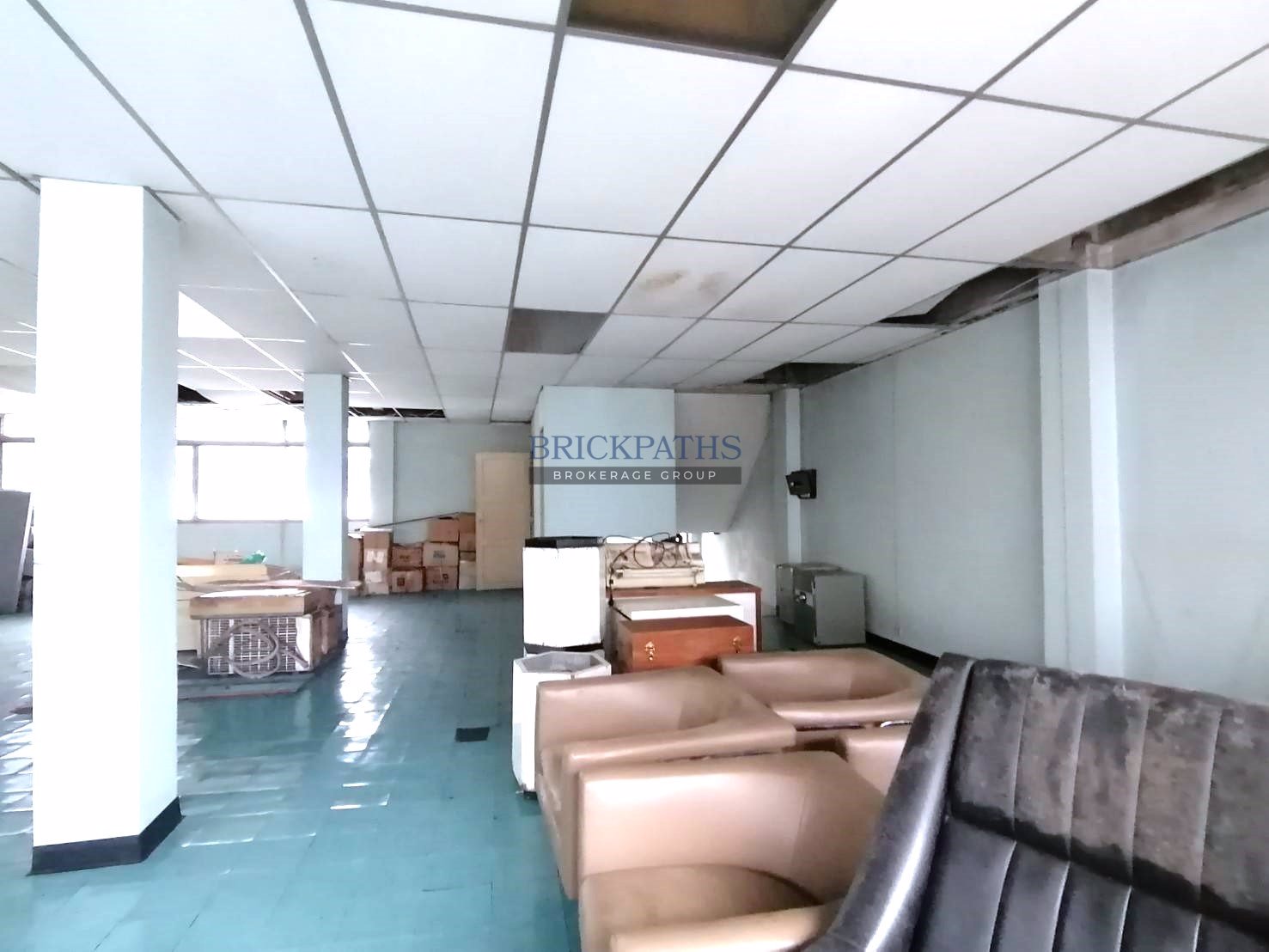 ขายด่วน-อาคาร-5-ชั้น-นับรวมดาดฟ้า-ซอยสาทร-ใกล้-mrt-ลุมพินีระยะเดินได้ไม่เกิน-500-เมตร