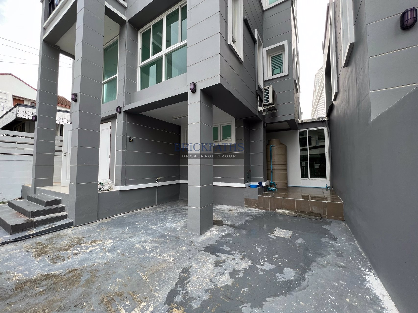 ขายทาวน์โฮม-4-ชั้น-จำนวน-2-หลัง-ย่านเอกมัย-ถนนสุขุมวิท-63