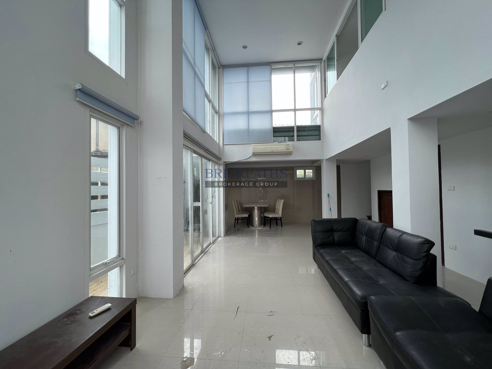 ขายทาวน์โฮม-4-ชั้น-จำนวน-2-หลัง-ย่านเอกมัย-ถนนสุขุมวิท-63