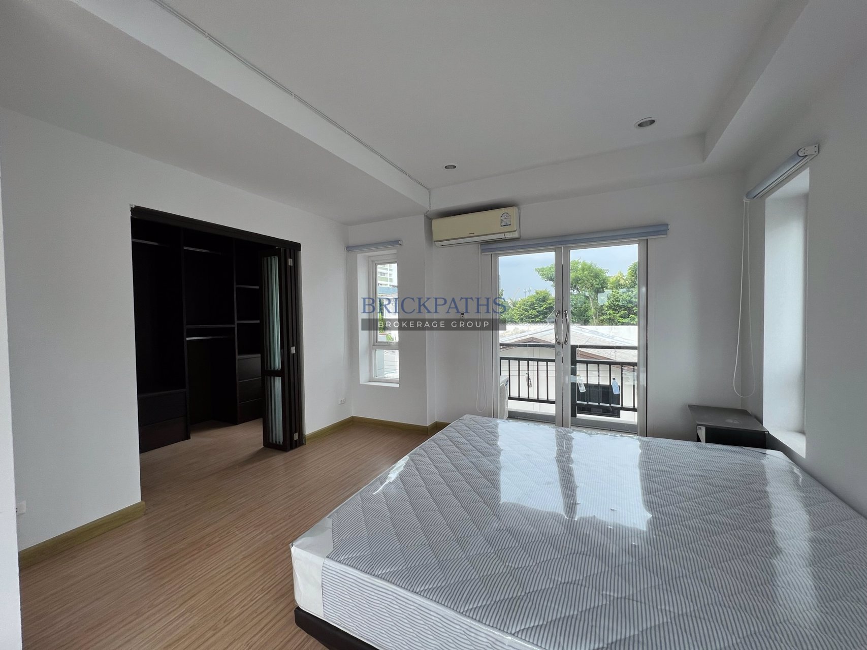 ขายทาวน์โฮม-4-ชั้น-จำนวน-2-หลัง-ย่านเอกมัย-ถนนสุขุมวิท-63