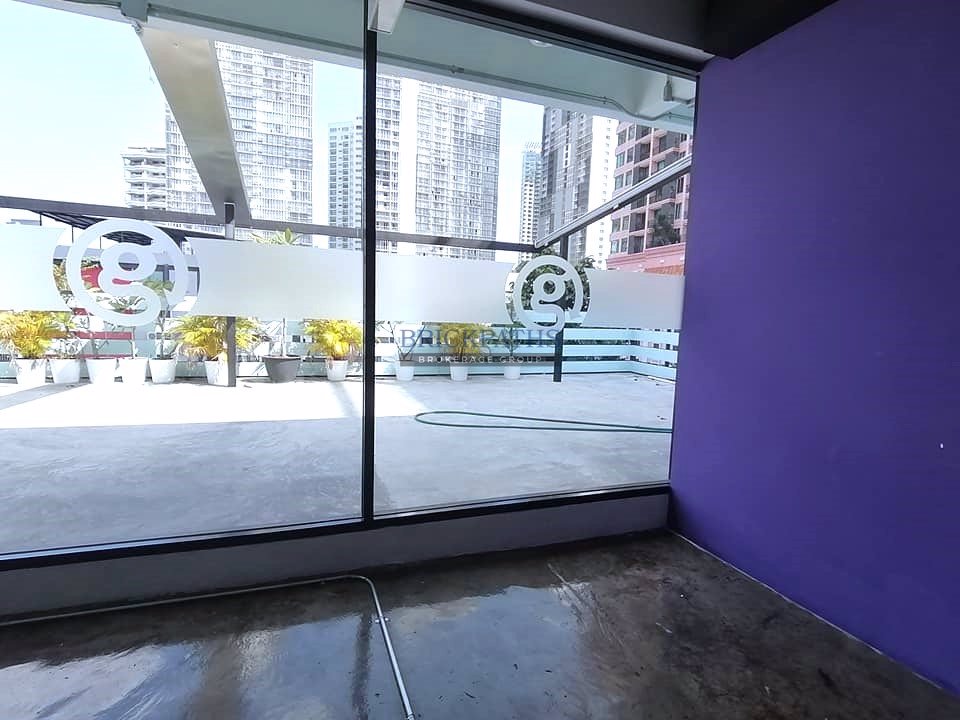 ขายอาคารสำนักงาน-4-ชั้น-จำนวน-2-ตึก-สุขุมวิท-22-ใกล้-bts-พร้อมพงษ์