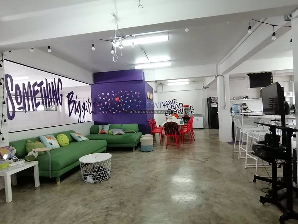 ขายอาคารสำนักงาน-4-ชั้น-จำนวน-2-ตึก-สุขุมวิท-22-ใกล้-bts-พร้อมพงษ์