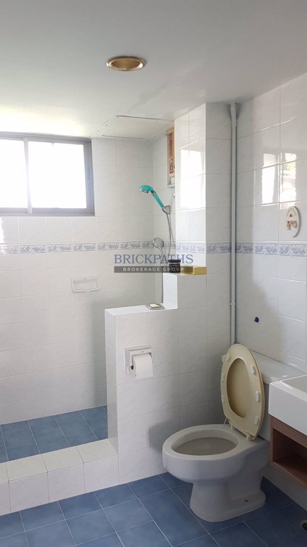 ขาย-อาคารพักอาศัย-4-ชั้น-รวมชั้นลอยด้วยเป็น-8-ชั้น-สุขุมวิท-22-ย่านพร้อมพงษ์