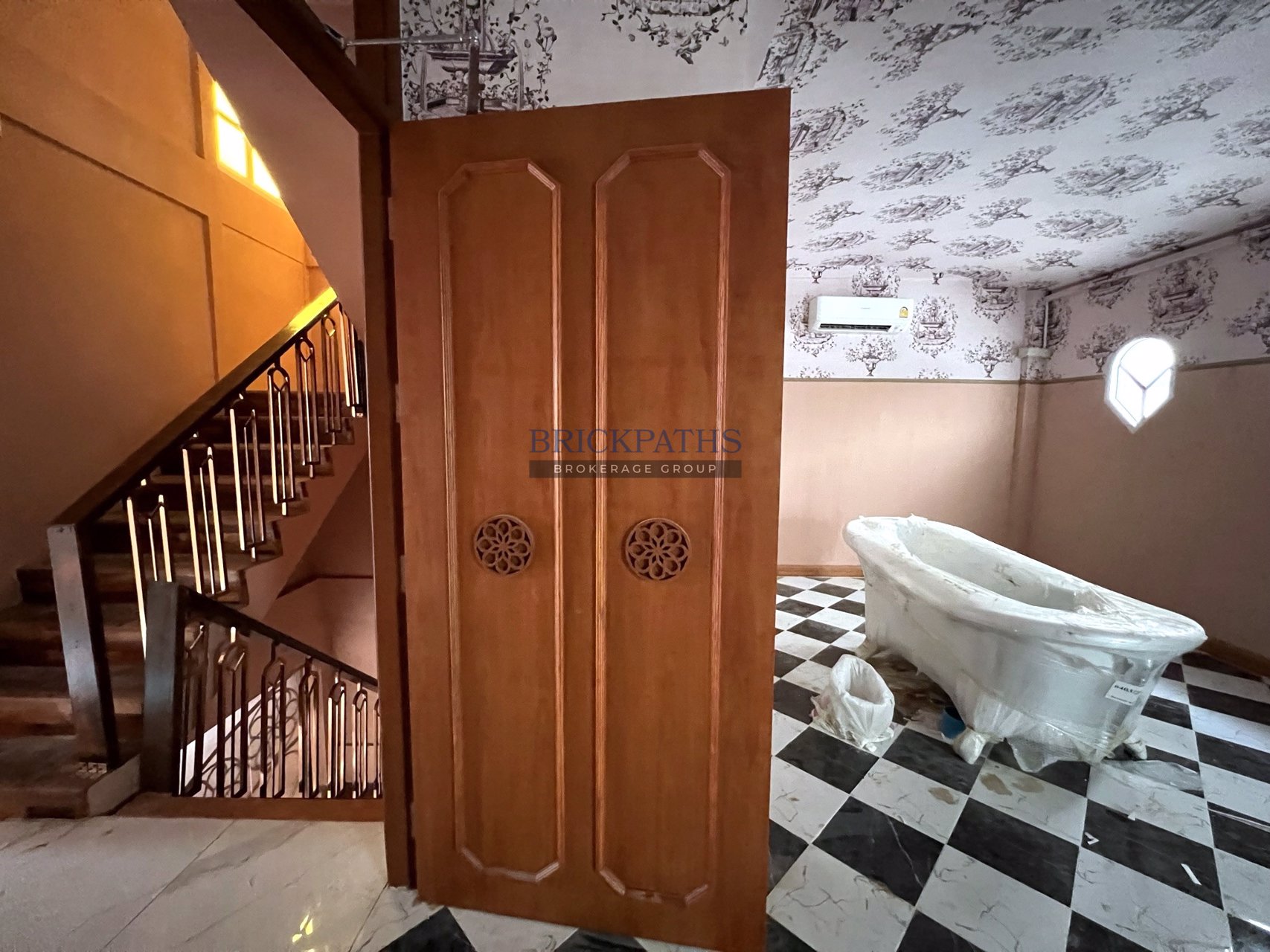 ขายยทาวน์โฮมหรือให้เช่าทาวน์โฮม-สุขมวิท-55-ใกล้-bts-ทองหล่อ