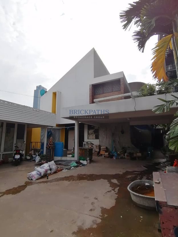 ขายที่ดินพร้อมสิ่งปลูกสร้าง-ซอยแสงเงิน-ทองหล่อ-25-สุขุมวิท-55