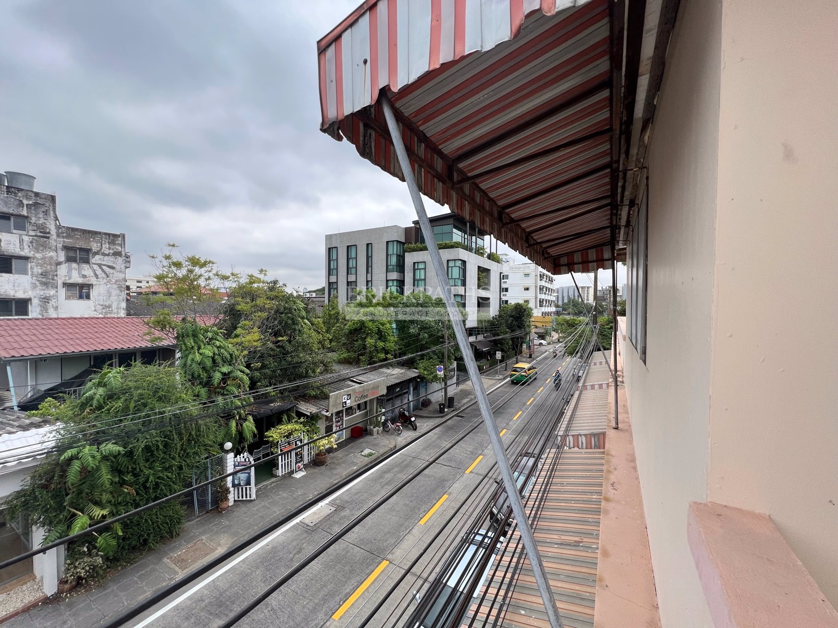 ขาย-ที่ดินพร้อมสิ่งปลูกสร้าง-ซอยพระราม-9-ซอย-41-แยก-12-หลัง-the-nine-พระราม-9-แปลงมุม