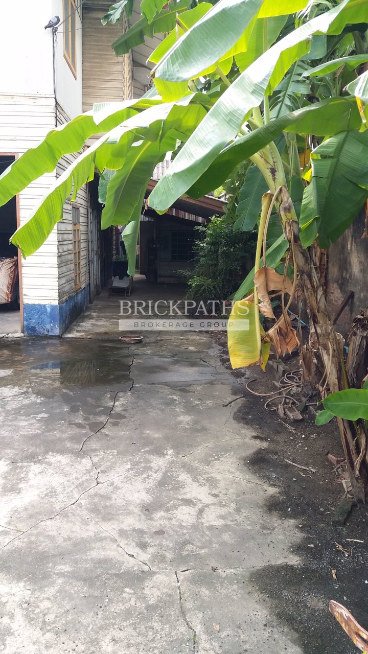 ขายที่ดินพร้อมสิ่งปลูกสร้าง-ซอยสุขุมวิท-65-bts-เอกมัย