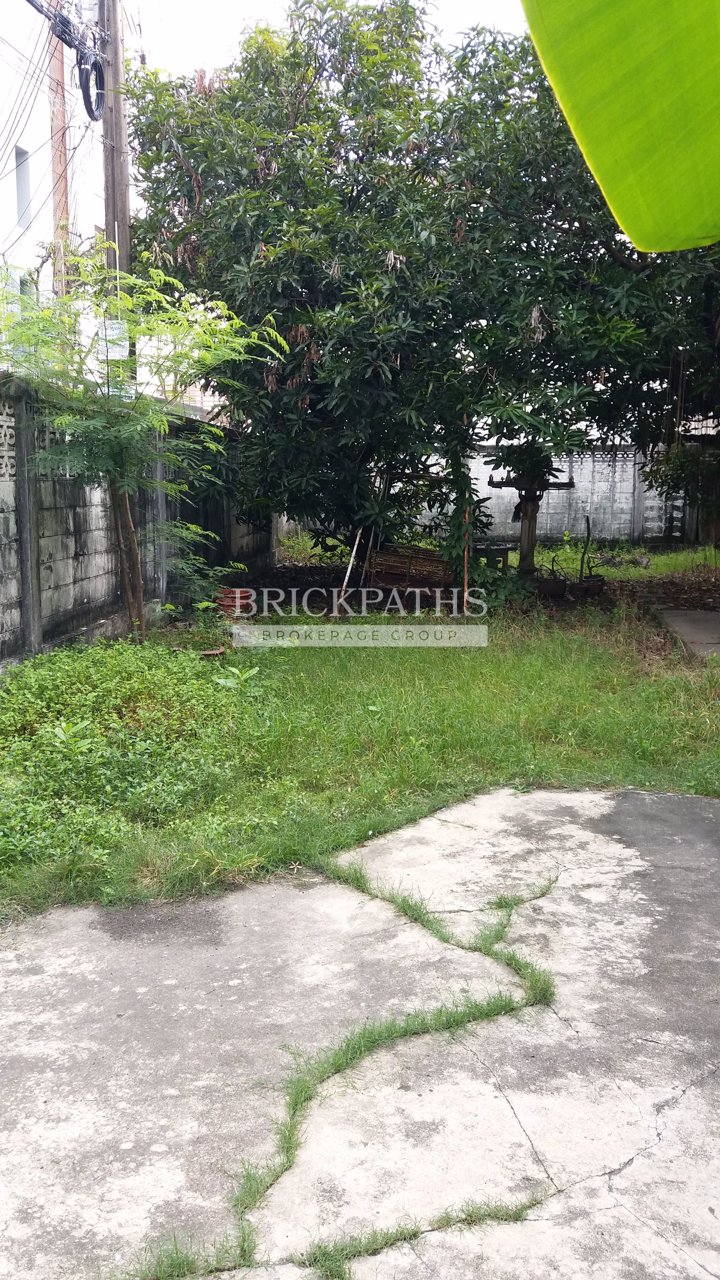 ขายที่ดินพร้อมสิ่งปลูกสร้าง-ซอยสุขุมวิท-65-bts-เอกมัย