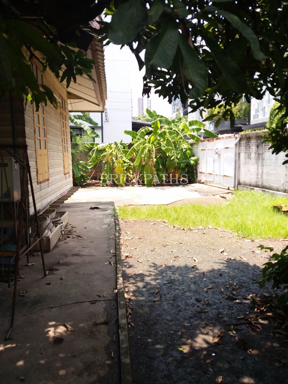 ขายที่ดินพร้อมสิ่งปลูกสร้าง-ซอยสุขุมวิท-65-bts-เอกมัย