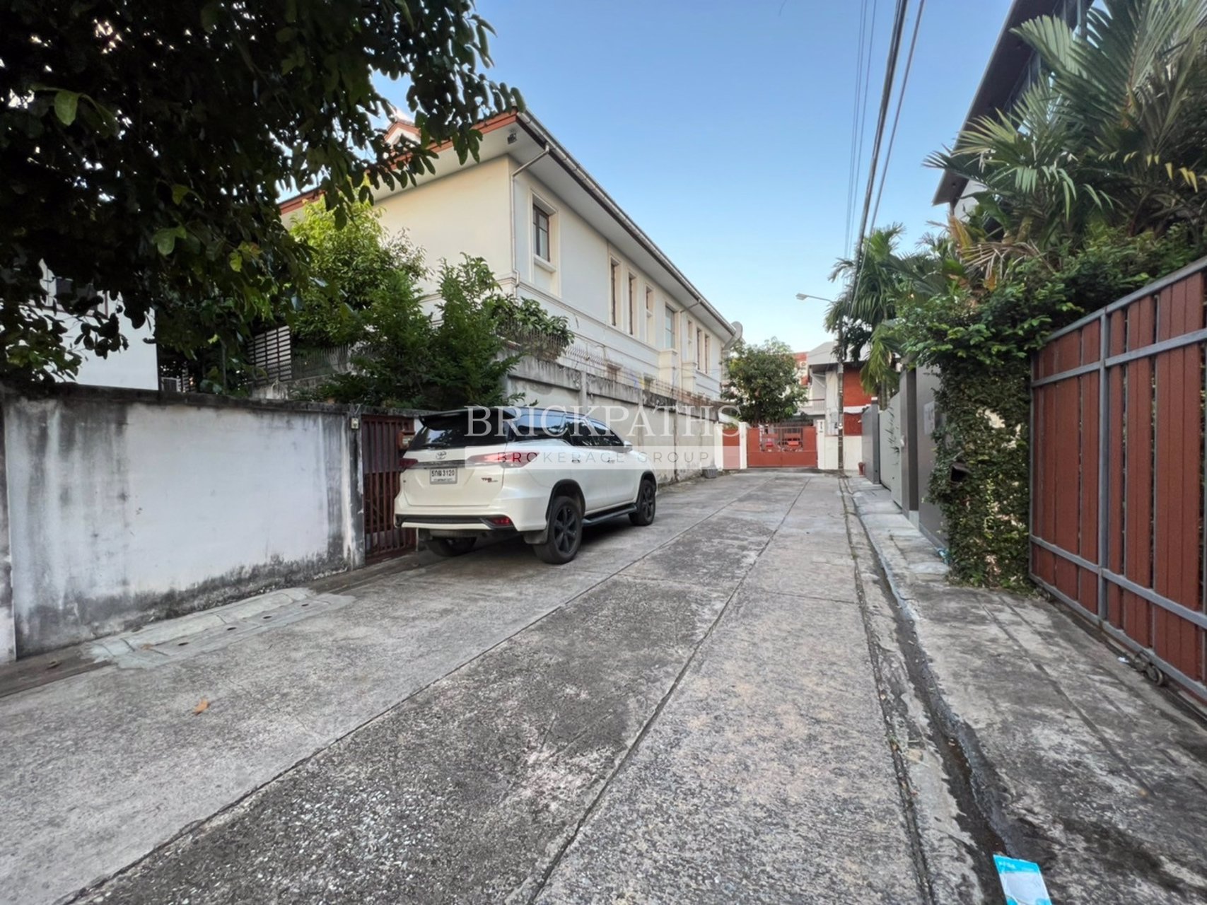 ขายที่ดินพร้อมสิ่งปลูกสร้าง-ซอยปรีดีพนมยงค์-18-สุขุมวิท-71