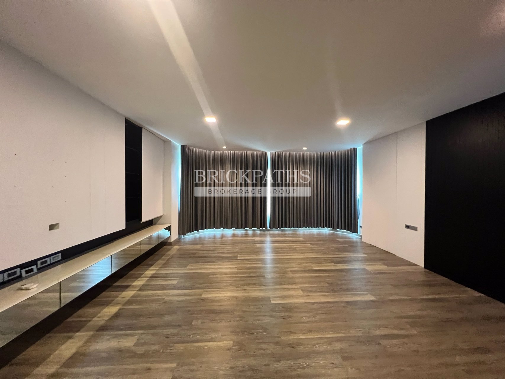 ขายทาวน์โฮม-จำนวนสองยูนิตเชื่อมกัน-โครงการ-พร้อมพรรค-เพลส-ซอยทองหล่อ-25