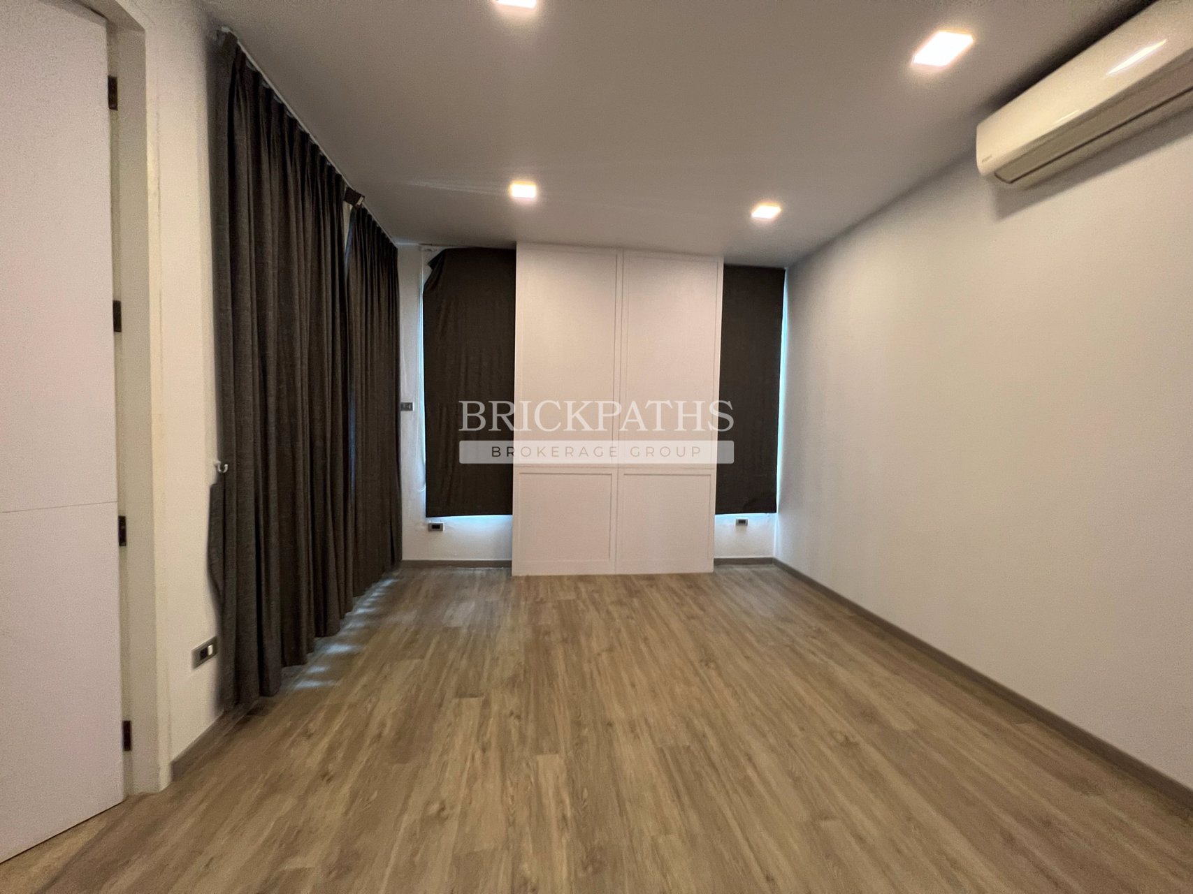 ขายทาวน์โฮม-จำนวนสองยูนิตเชื่อมกัน-โครงการ-พร้อมพรรค-เพลส-ซอยทองหล่อ-25