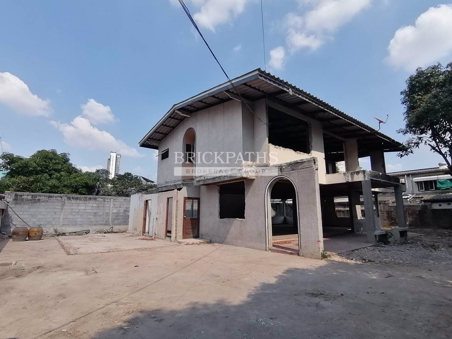 ขาย-ที่ดินพร้อมสิ่งปลูกสร้าง-ซอยปรีดีพนมยงค์-42-สุขุมวิท-71