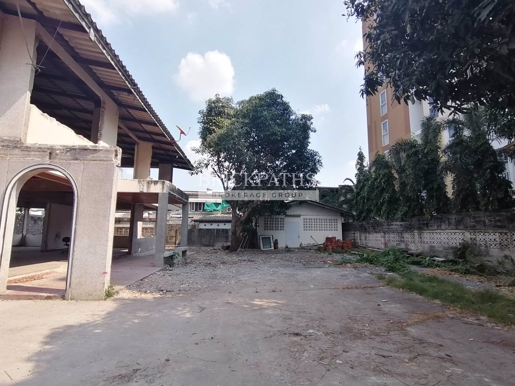 ขาย-ที่ดินพร้อมสิ่งปลูกสร้าง-ซอยปรีดีพนมยงค์-42-สุขุมวิท-71