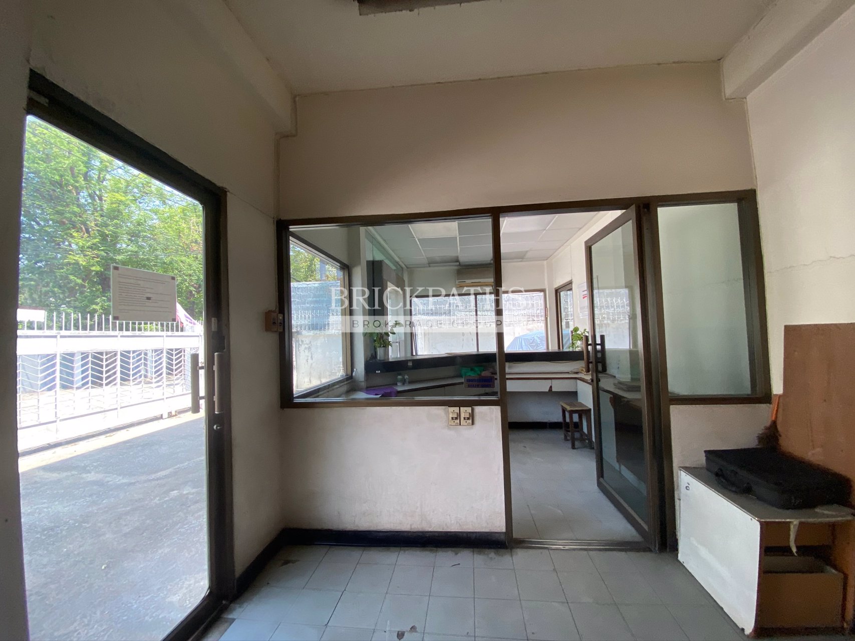 ขาย-ที่ดินพร้อมสิ่งปลูกสร้าง-เป็นที่อยู่อาศัยและโกดัง-สามารถทำเป็นโรงงานขนาดเล็กได้-ซอยสุขุมวิท-58