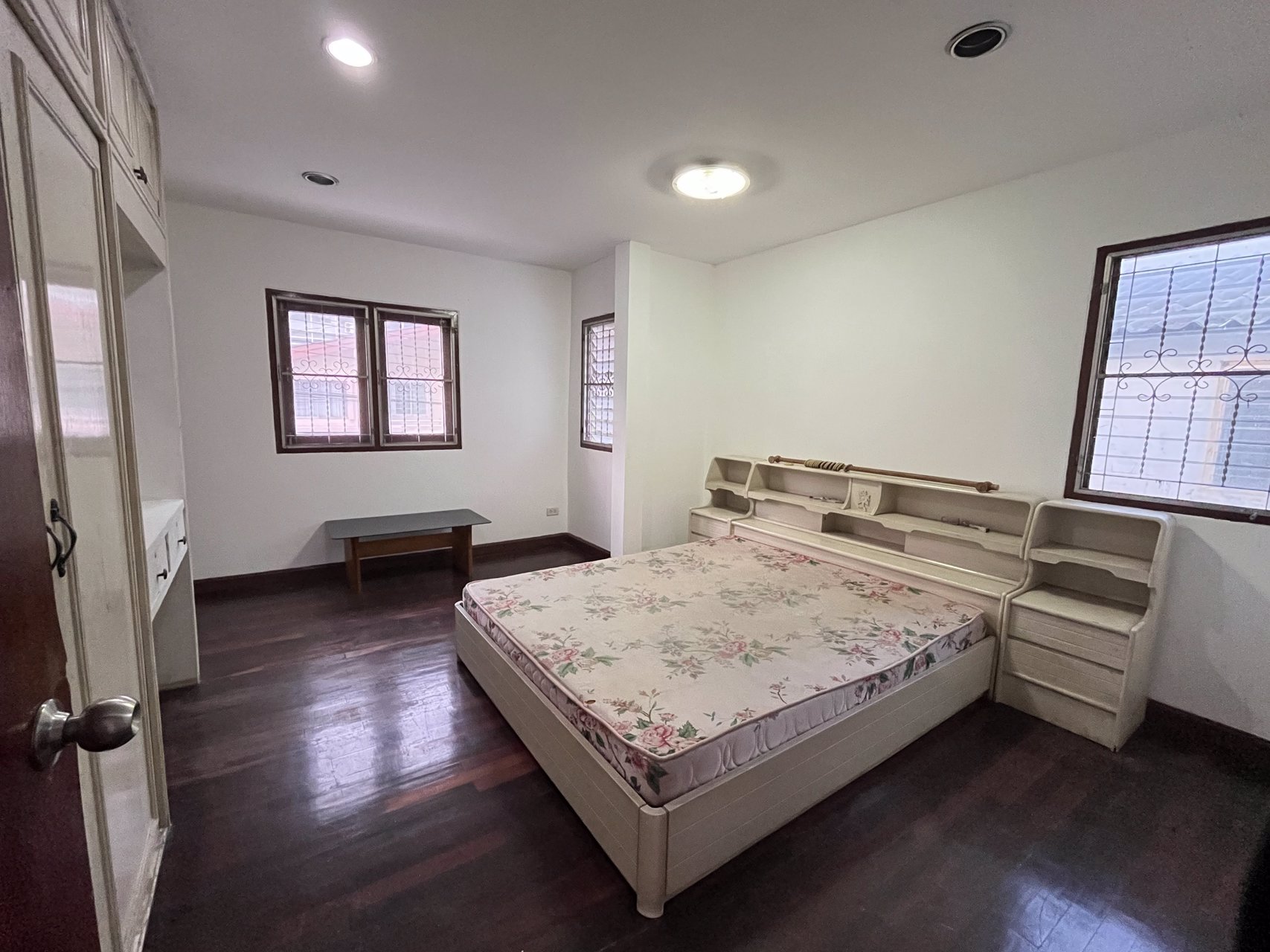 ให้เช่า-บ้านเดี่ยว-2-ชั้น-52-ตรว-พร้อมอยู่-ถพัฒนาการ-ซอย-39-มปรีชา-1-3นอน-4น้ำ-ราคาพิเศษ-22000