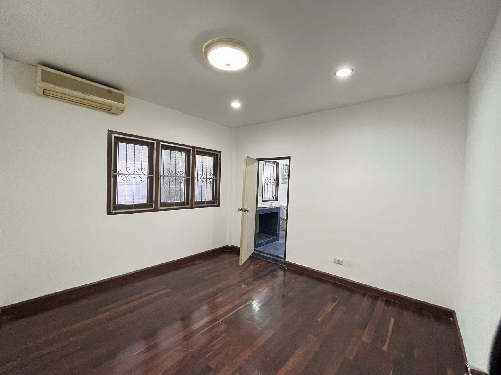 ให้เช่า-บ้านเดี่ยว-2-ชั้น-52-ตรว-พร้อมอยู่-ถพัฒนาการ-ซอย-39-มปรีชา-1-3นอน-4น้ำ-ราคาพิเศษ-22000