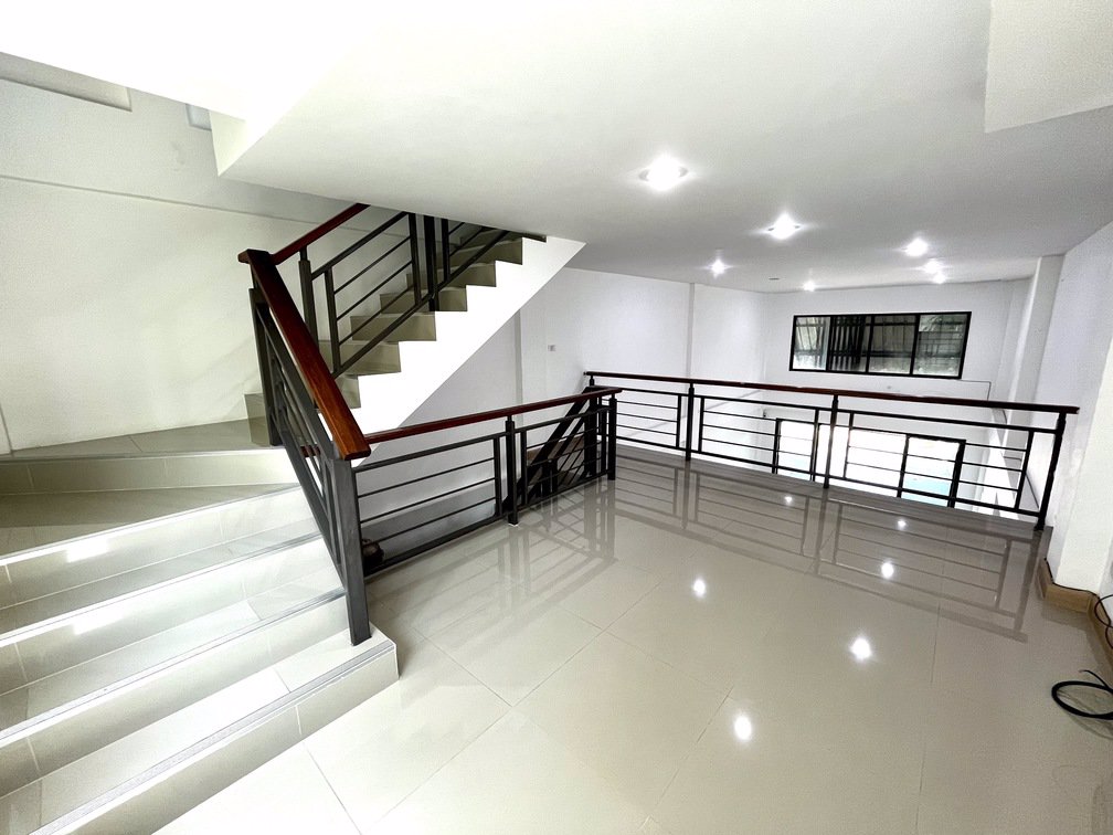 ให้เช่า-ราคาถูก-บ้านเช่า-พลัส-ทาวน์โฮม-โฮมออฟฟิศ-3-ชั้น-ติดริมถนนขวาง-ใกล้เมือง-ภูเก็ต-22000-m