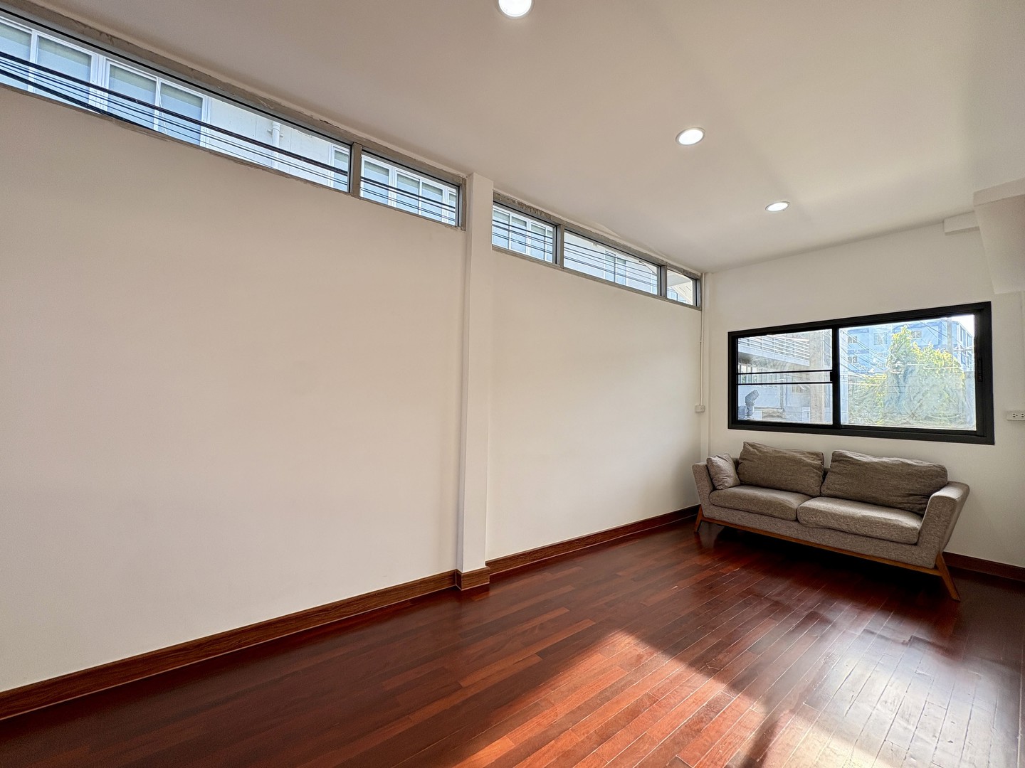 ให้เช่า-บ้านสวย-บ้านเดี่ยว-โฮมออฟฟิต-2-ชั้น-52-ตรว-พร้อมอยู่-ถพัฒนาการ-ซอย-39-มปรีชา-1-4นอน-3น้