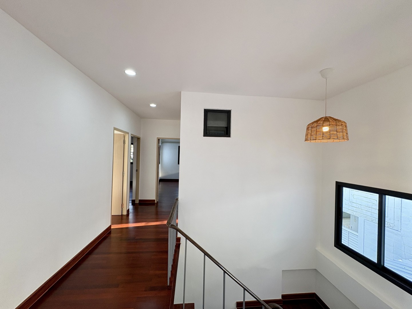 ให้เช่า-บ้านสวย-บ้านเดี่ยว-โฮมออฟฟิต-2-ชั้น-52-ตรว-พร้อมอยู่-ถพัฒนาการ-ซอย-39-มปรีชา-1-4นอน-3น้