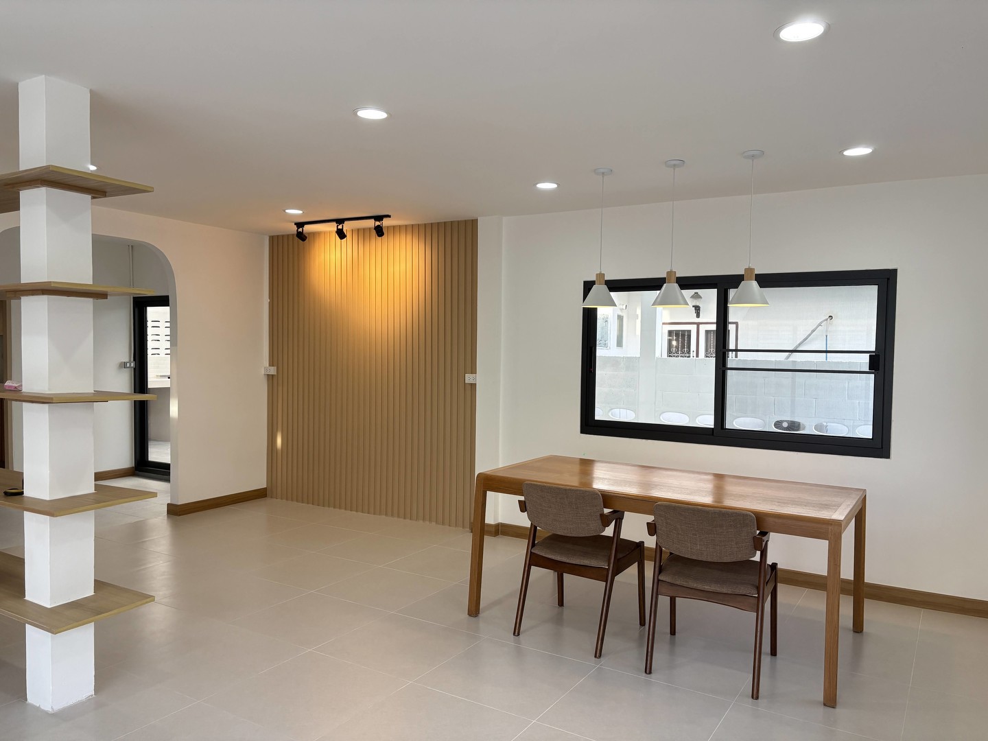 ให้เช่า-บ้านสวย-บ้านเดี่ยว-โฮมออฟฟิต-2-ชั้น-52-ตรว-พร้อมอยู่-ถพัฒนาการ-ซอย-39-มปรีชา-1-4นอน-3น้