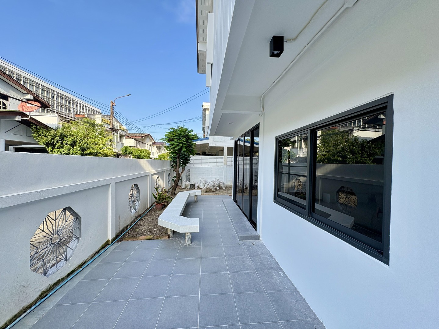 ให้เช่า-บ้านสวย-บ้านเดี่ยว-โฮมออฟฟิต-2-ชั้น-52-ตรว-พร้อมอยู่-ถพัฒนาการ-ซอย-39-มปรีชา-1-4นอน-3น้