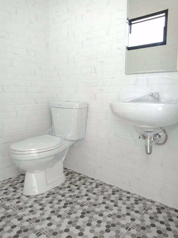 บ้านเดี่ยวสไตล์โมเดิร์น-แม่น้ำคู้-ซอย-2-ปลวกแดง-ระยอง-ราคา-1xx-ล้านบาท-เนื้อที่-45-ตรว-2ห้องนอน