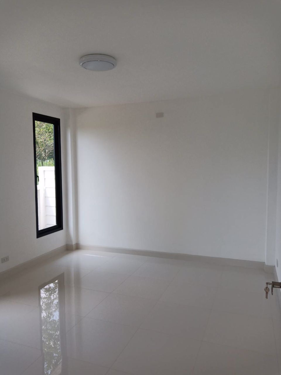 บ้านเดี่ยวสไตล์โมเดิร์น-แม่น้ำคู้-ซอย-2-ปลวกแดง-ระยอง-ราคา-1xx-ล้านบาท-เนื้อที่-45-ตรว-2ห้องนอน