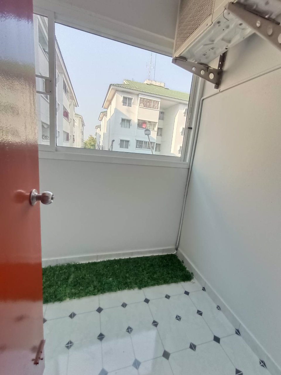 ขายด่วน-คอนโด-เอื้ออาทรคู้บอน-32-ตรม-ชั้น-3-กระเบื้องคลิ๊กล็อคสวยละมุนเต็มพื้นที่-แต่งใหม่สวยกริบ