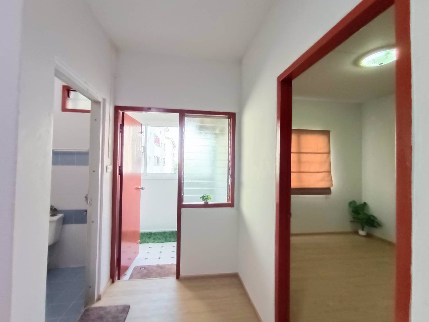 ขายด่วน-คอนโด-เอื้ออาทรคู้บอน-32-ตรม-ชั้น-3-กระเบื้องคลิ๊กล็อคสวยละมุนเต็มพื้นที่-แต่งใหม่สวยกริบ