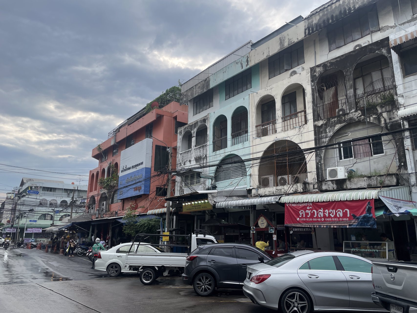 ตึกแถวปากซอยพัฒนาการ61-ทำเลดีเหมาะค้าขาย