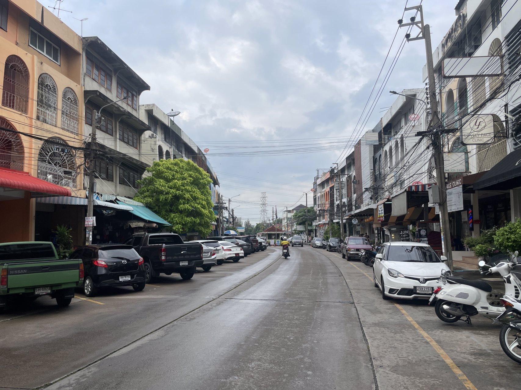 ตึกแถวปากซอยพัฒนาการ61-ทำเลดีเหมาะค้าขาย