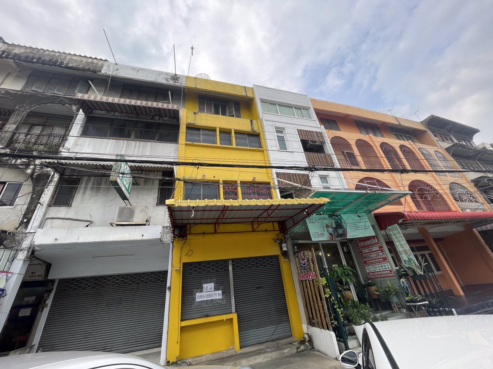 ตึกแถวปากซอยพัฒนาการ61-ทำเลดีเหมาะค้าขาย