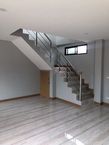 ขายโกดังสร้างใหม่-พร้อมออฟฟิศ-ซอยศรีด่าน-3-ศรีนครินทร์