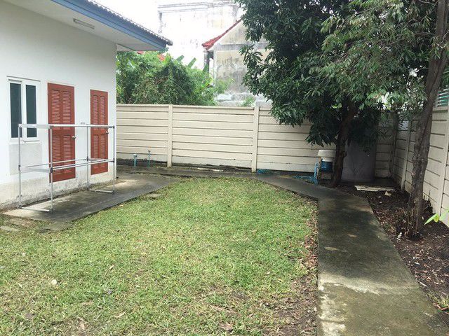 ให้เช่าบ้านเดี่ยว-102-ตรว-หมู่บ้านสุวรรณนิเวศน์-นวมินทร์-42