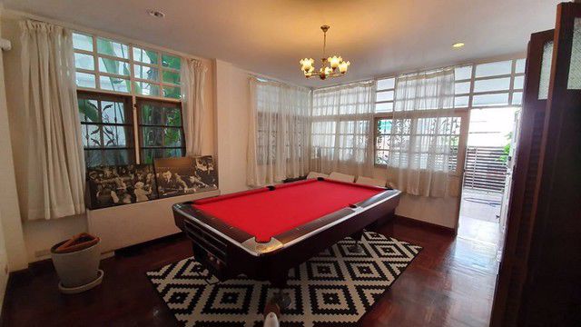 ให้เช่าบ้านแฝด-รีโนเวทใหม่-ห่างบีทีเอสเอกมัย-1-กม