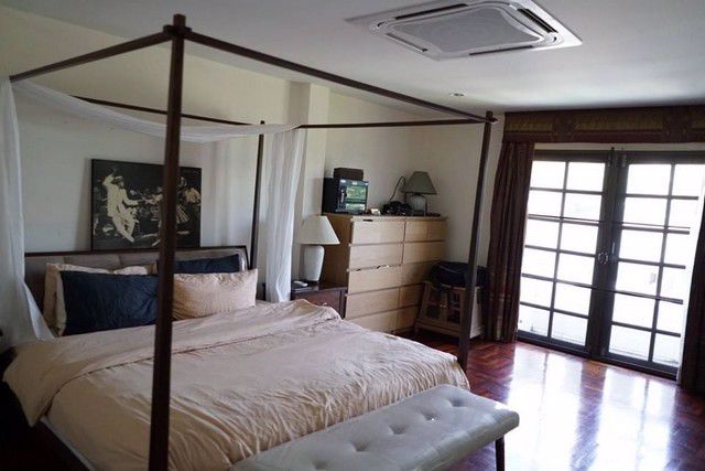 ให้เช่าบ้านแฝด-รีโนเวทใหม่-ห่างบีทีเอสเอกมัย-1-กม