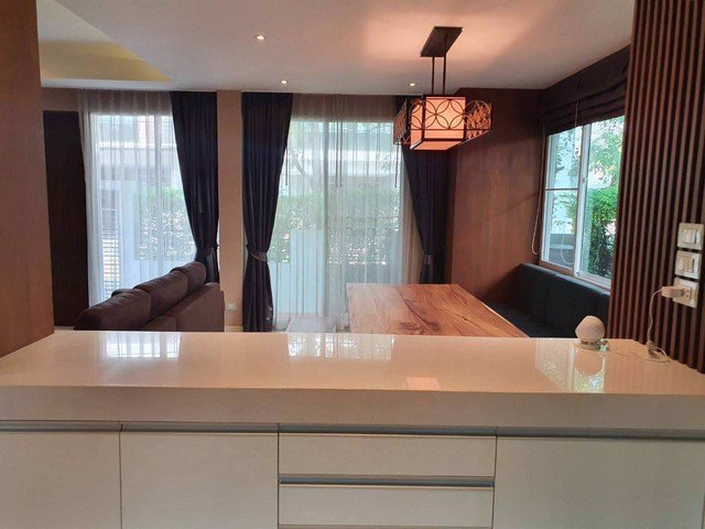 ให้เช่าบ้านเดี่ยว-modern-3-ชั้น-หมู่บ้าน-nivana-beyond-lite-ใกล้-airport-link-บ้านทับช้าง