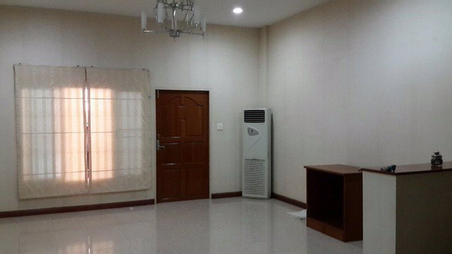 ให้เช่าทาวน์โฮม-3-ชั้น-เล่นระดับ-พื้นที่เยอะ-แฮปปี้แลนด์-แกรนด์วิว-โพธิ์แก้ว-ซอยลาดพร้าว101