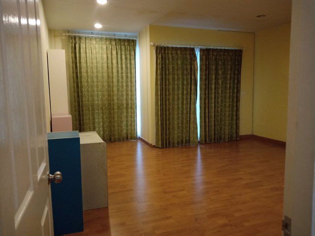 ให้เช่าทาวน์เฮ้าส์-บ้านกลางเมือง-s-sense-ศรีนครินทร์-พร้อมเฟอร์นิเจอร์-ใกล้-ซีคอนสแควร์