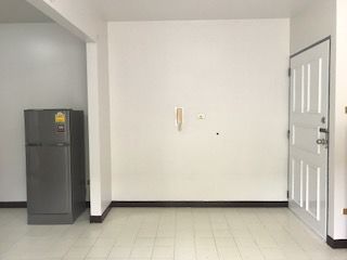 ให้เช่าคอนโด-บ้านสวนธน-ถนนพุทธบูชา-2-ห้องนอน-1-ห้องน้ำ-ทำพื้นใหม่-ทาสีใหม่-ราคา-7500-บาท